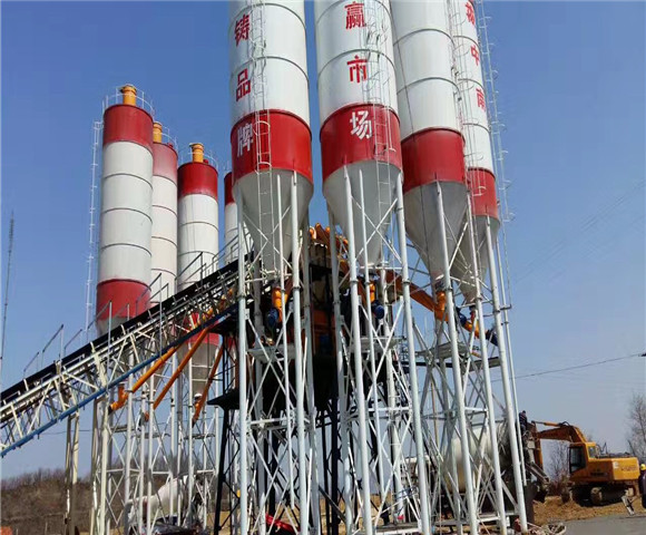 混凝土攪拌站安裝水泥倉時(shí)候的注意事項(xiàng)